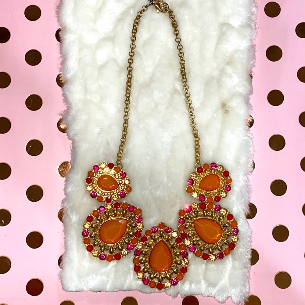 Multiple colors stores Necklace and bracelet